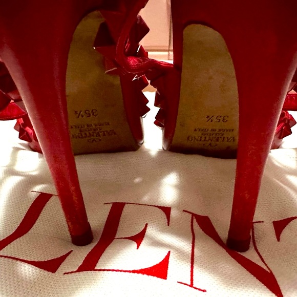 👠 RED VELENTINO all over rockstud accents Heels FINAL PRICE, dropped 3/23 - Picture 7 of 9